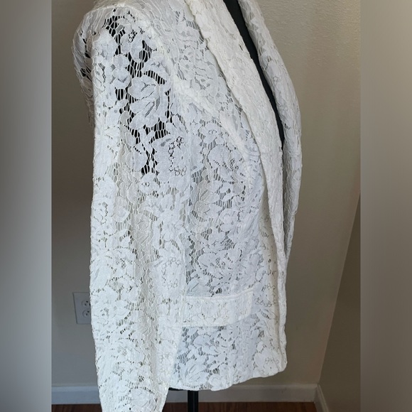 Blazer - Picture 1 of 11